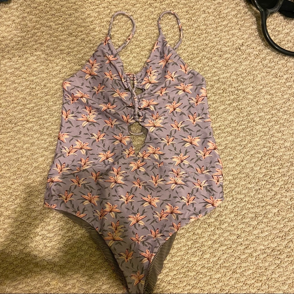 Acacia komoko one piece